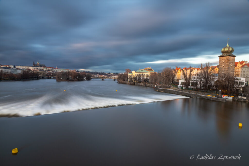 Vltava, Střelecký ostrov a Pražský hrad